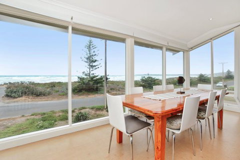 Willows - Accommodation Batemans Bay 0