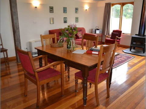 Herons Rise Vineyard Accommodation - Accommodation Batemans Bay 5