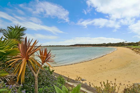 SALT Waterfront Apartment - Accommodation Batemans Bay 9