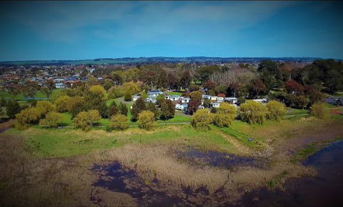 Lake Colac Caravan Park - Accommodation Batemans Bay 2