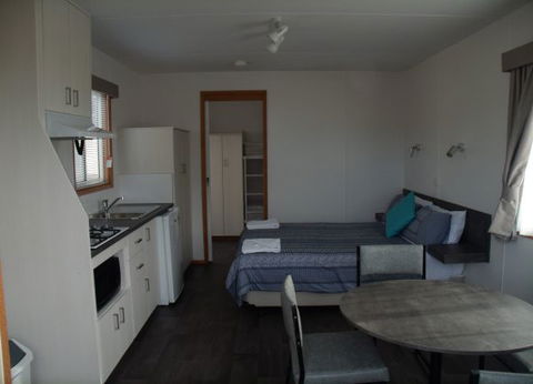Lake Colac Caravan Park - Accommodation Batemans Bay 5