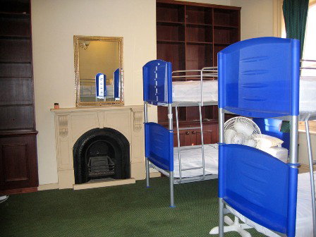 Adelaides Shakespeare Backpackers International Hostel - Accommodation Batemans Bay 2