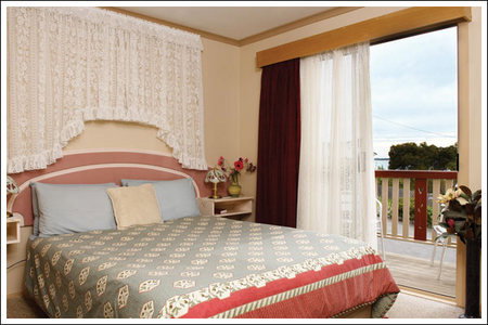 Amos House  & Swansea  Villas - Accommodation Batemans Bay 2