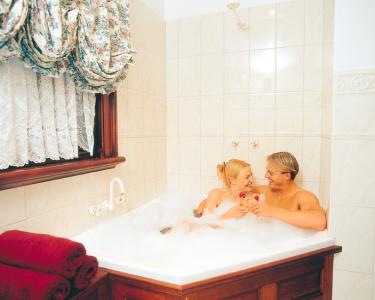 Apartments At York Mansions - Accommodation Batemans Bay 3