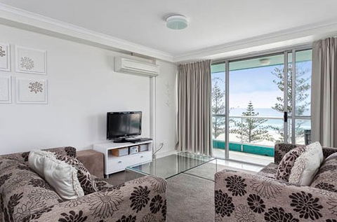Ocean Plaza Resort - Coolangatta - Accommodation Batemans Bay 3