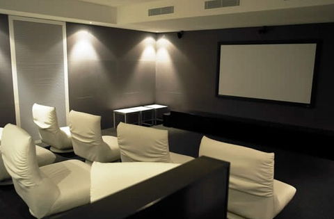 Ultra Broadbeach - Accommodation Batemans Bay 1