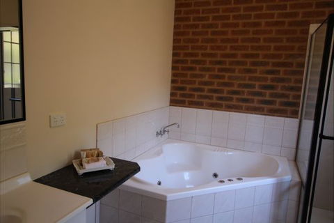 Top Of The Town Motor Inn Yackandandah - Accommodation Batemans Bay 9
