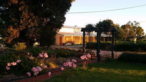 Angas Plains Wines Suites - Accommodation Batemans Bay 2