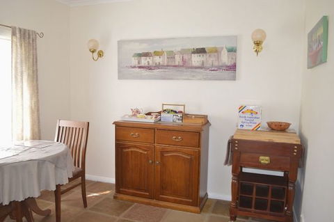 Almond Tree Cottage - Accommodation Batemans Bay 3
