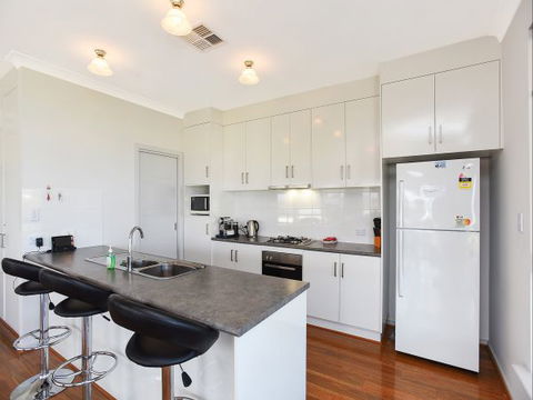 BEAUMONT HOUSE - Accommodation Batemans Bay 4