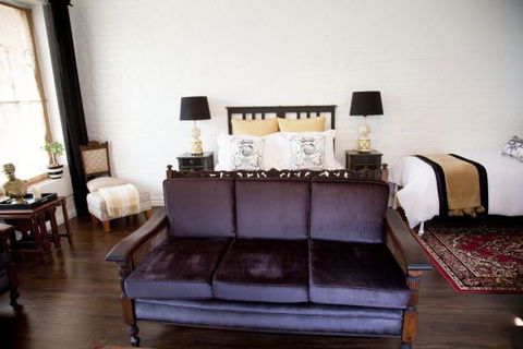 Chiltern Cottage And Indigo Suite - Accommodation Batemans Bay 5