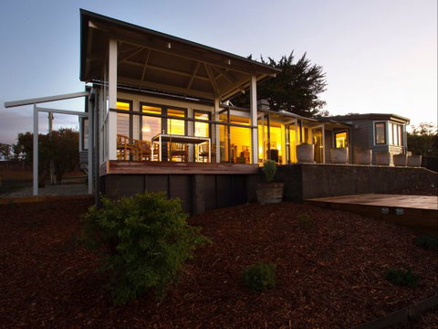 Frenchman's River - The Helmsman's House - Accommodation Batemans Bay 7