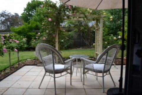 Garden Cottage B And B - Accommodation Batemans Bay 1