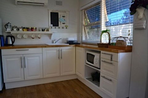 Garden Cottage B And B - Accommodation Batemans Bay 2