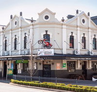 Pedens Hotel - Accommodation Batemans Bay