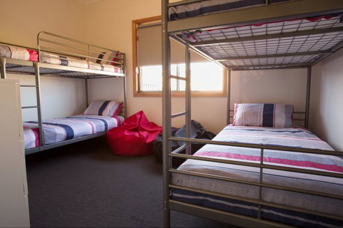 RED FIN Part Of BLUE FIN HOLIDAY HOMES - Accommodation Batemans Bay 5