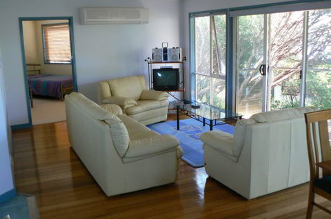 Sandy Point Beach Escape - Accommodation Batemans Bay 2