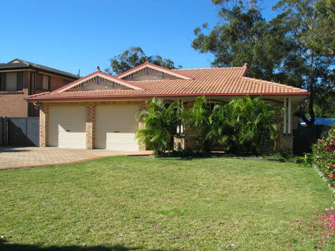 Seawest - Hawks Nest Accommodation - Accommodation Batemans Bay 0