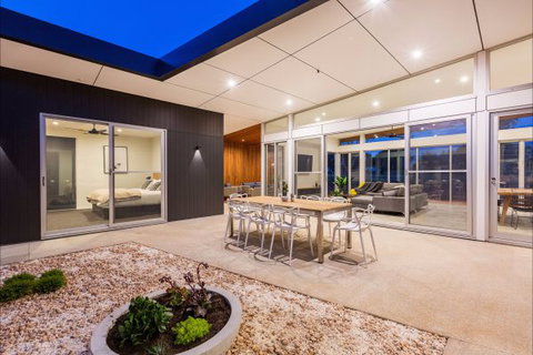 The Villas - Accommodation Batemans Bay 2