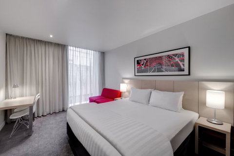 Travelodge Hotel Melbourne Docklands - Accommodation Batemans Bay 1