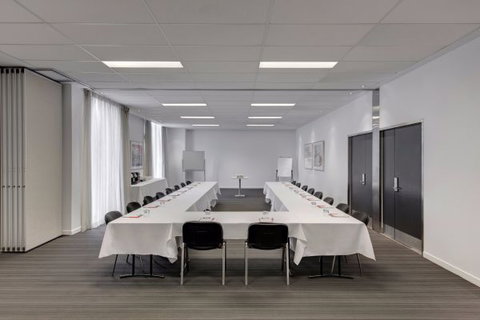 Travelodge Hotel Melbourne Docklands - Accommodation Batemans Bay 3