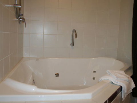 Tudor Cottages Mount Dandenong - Accommodation Batemans Bay 4