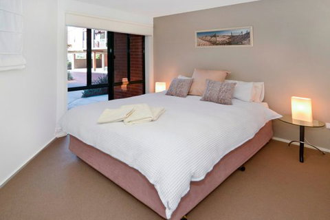 Unit 5 Wyuna Queenscliff - Accommodation Batemans Bay 4
