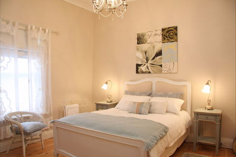 Azalea Cedar-Rose Villa - Accommodation Batemans Bay 2