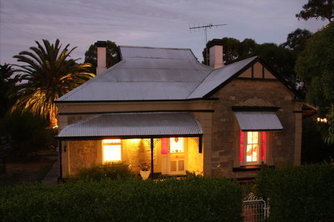 Azalea Cedar-Rose Villa - Accommodation Batemans Bay 7