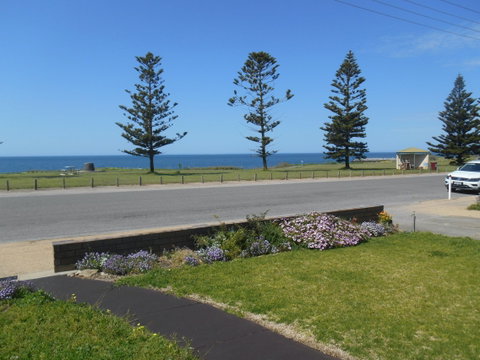 Family Ties - Accommodation Batemans Bay 0