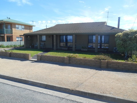 Family Ties - Accommodation Batemans Bay 1