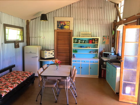 Fig Tree Retro Studio - Accommodation Batemans Bay 6