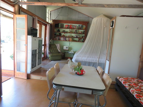 Fig Tree Retro Studio - Accommodation Batemans Bay 7