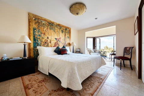 The Church House Gourmet Retreat - Accommodation Batemans Bay 6