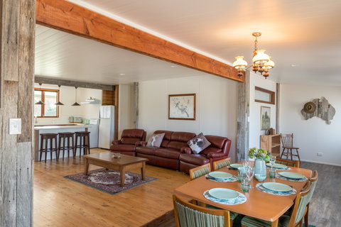 Uniquely Pambula - Pet Friendly Holiday Accomodation - Accommodation Batemans Bay 2