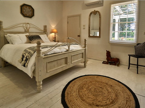 Glenellyn House - Servants Quarters - Accommodation Batemans Bay 4