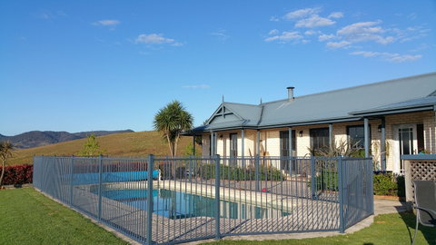 Kia Ora Lookout Retreat - Accommodation Batemans Bay 4