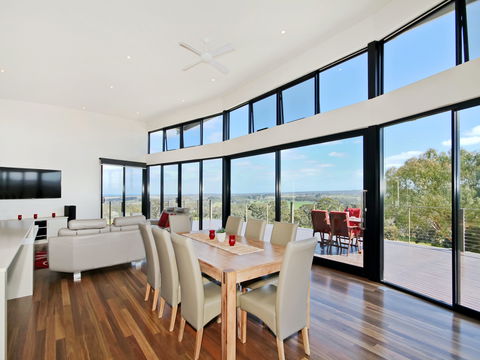 McLaren Eye - Accommodation Batemans Bay 0