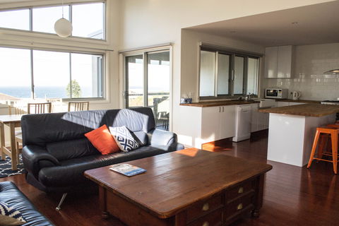 Shellharbour Village Ocean View Apartment - Accommodation Batemans Bay 1
