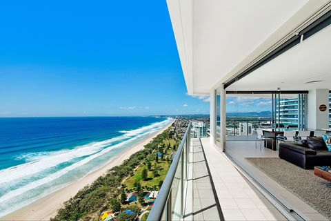 ULTIQA Air On Broadbeach - Accommodation Batemans Bay 3