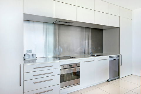 ULTIQA Air On Broadbeach - Accommodation Batemans Bay 9