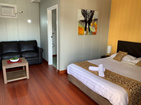 Albion Hotel-Motel Finley - Accommodation Batemans Bay 2