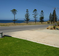 Anchors Away - Accommodation Batemans Bay