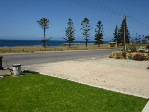 Anchors Away - Accommodation Batemans Bay 0