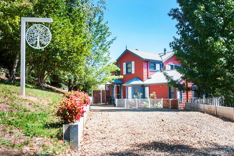 Artee House - Accommodation Batemans Bay 0