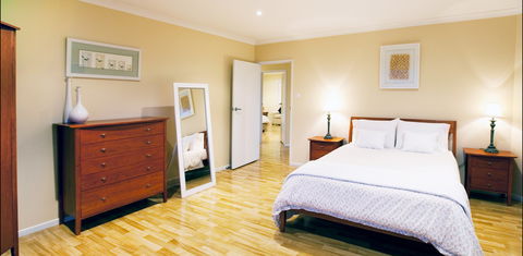 Chrismont Guest House - Accommodation Batemans Bay 0