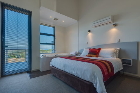 Cosy Corner Beach Apartment - Accommodation Batemans Bay 0