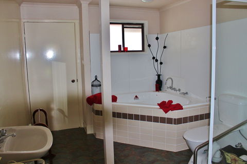 Dartmouth Motor Inn - Accommodation Batemans Bay 0