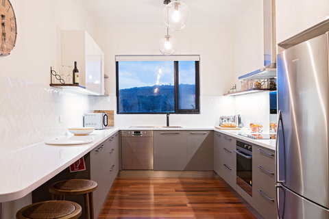 Esto House - Accommodation Batemans Bay 2