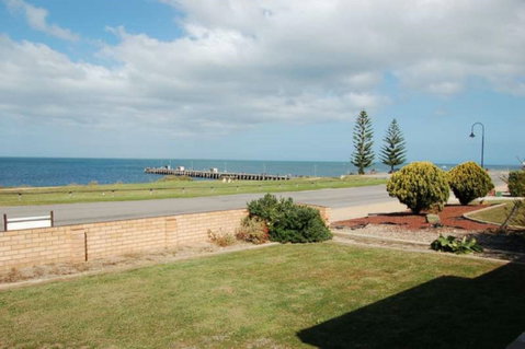 Jay Jay's Beach House - Accommodation Batemans Bay 0